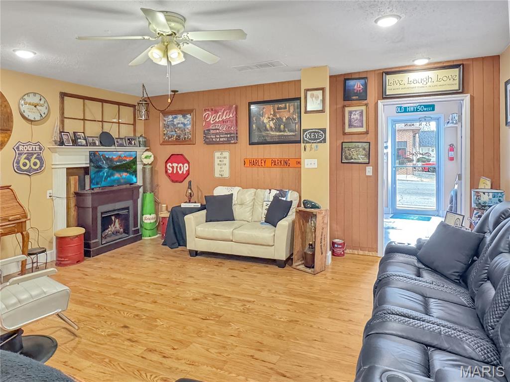 G W Smiths - Commercial Sale