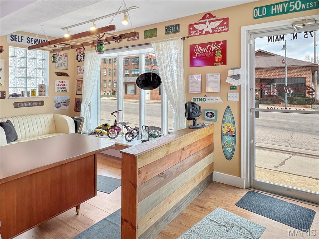 G W Smiths - Commercial Sale