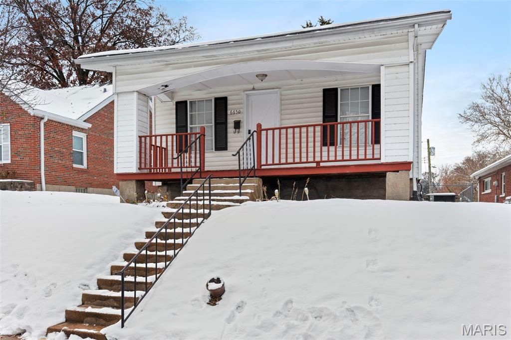 Photo of 6650 Pernod Avenue, St Louis, MO 63139 (MLS # 25078372)