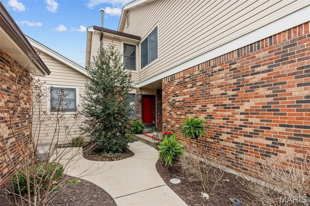 Photo of 13708 La Conte Court, St Louis, MO 63128 (MLS # 26019815)