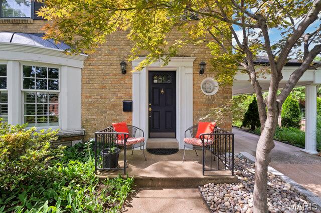 8124 Stratford Drive