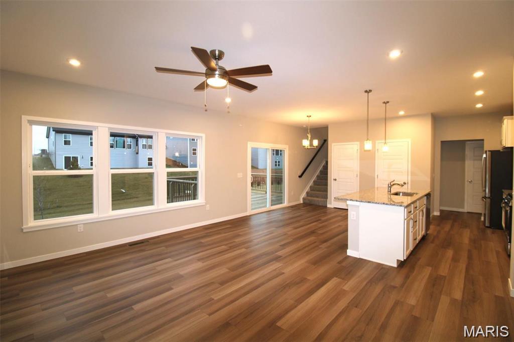 Streets Of Caledonia #7 - Residential Lease