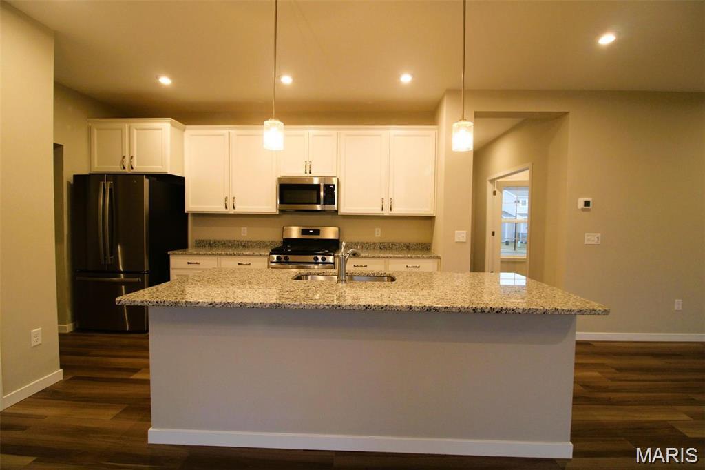 Streets Of Caledonia #7 - Residential Lease