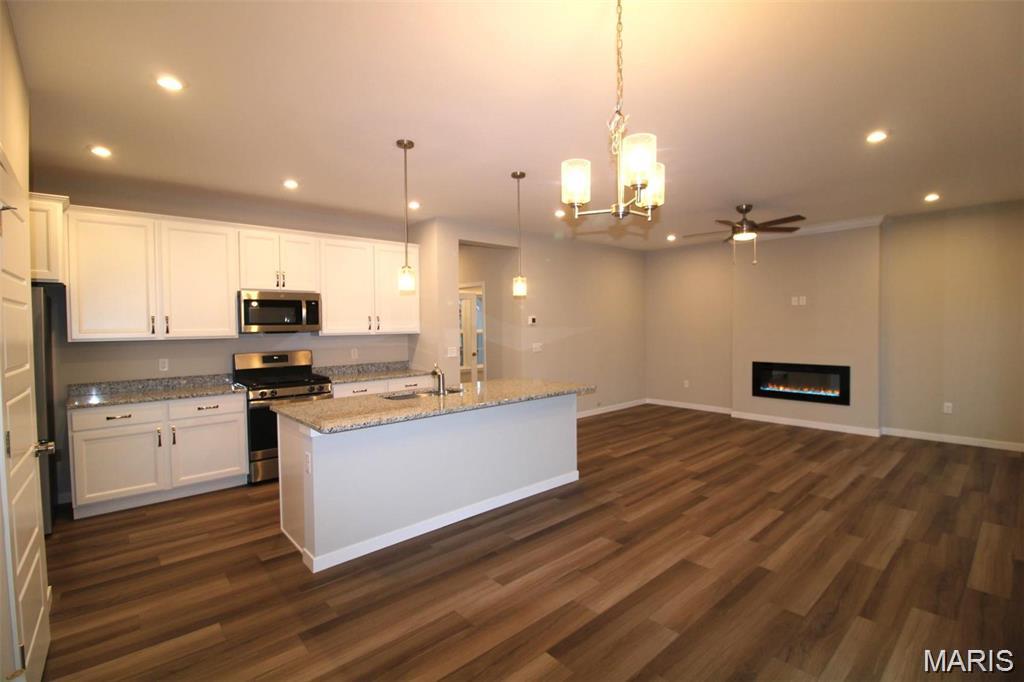 Streets Of Caledonia #7 - Residential Lease