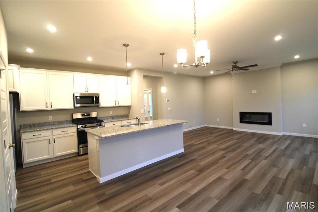 Streets Of Caledonia #7 - Residential Lease