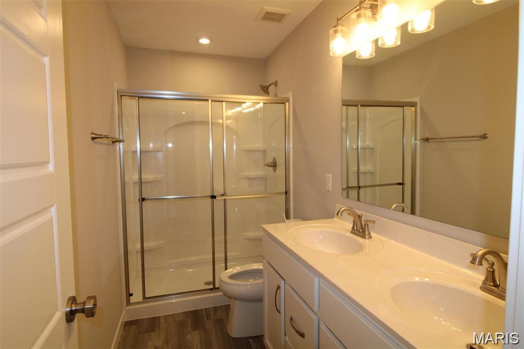 Streets Of Caledonia #7 - Residential Lease