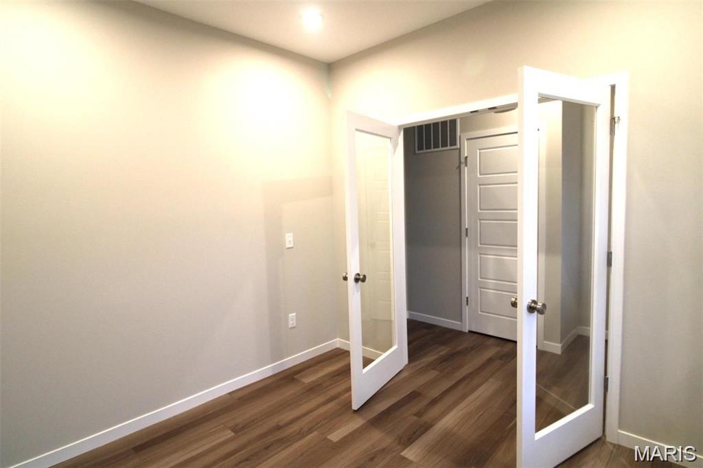 Streets Of Caledonia #7 - Residential Lease