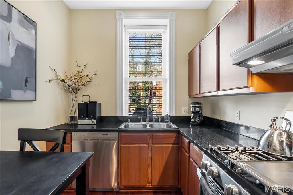 Laclede S Lynch St - Residential