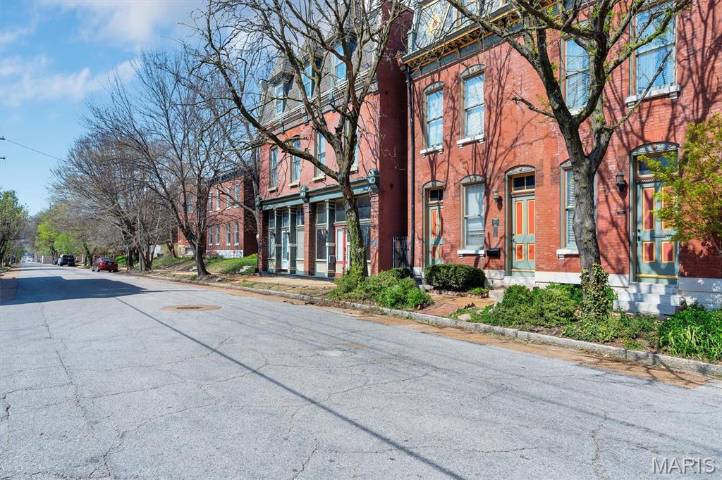 Laclede S Lynch St - Residential