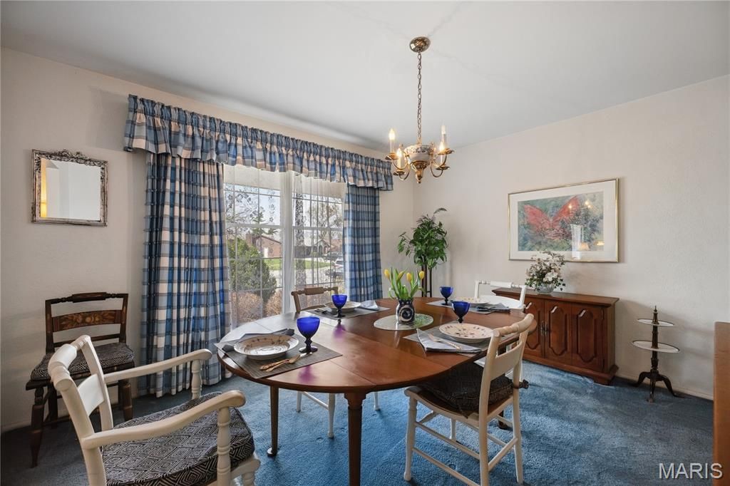 Photo of 12321 Woodline Drive, Creve Coeur, MO 63141 (MLS # 26009984)