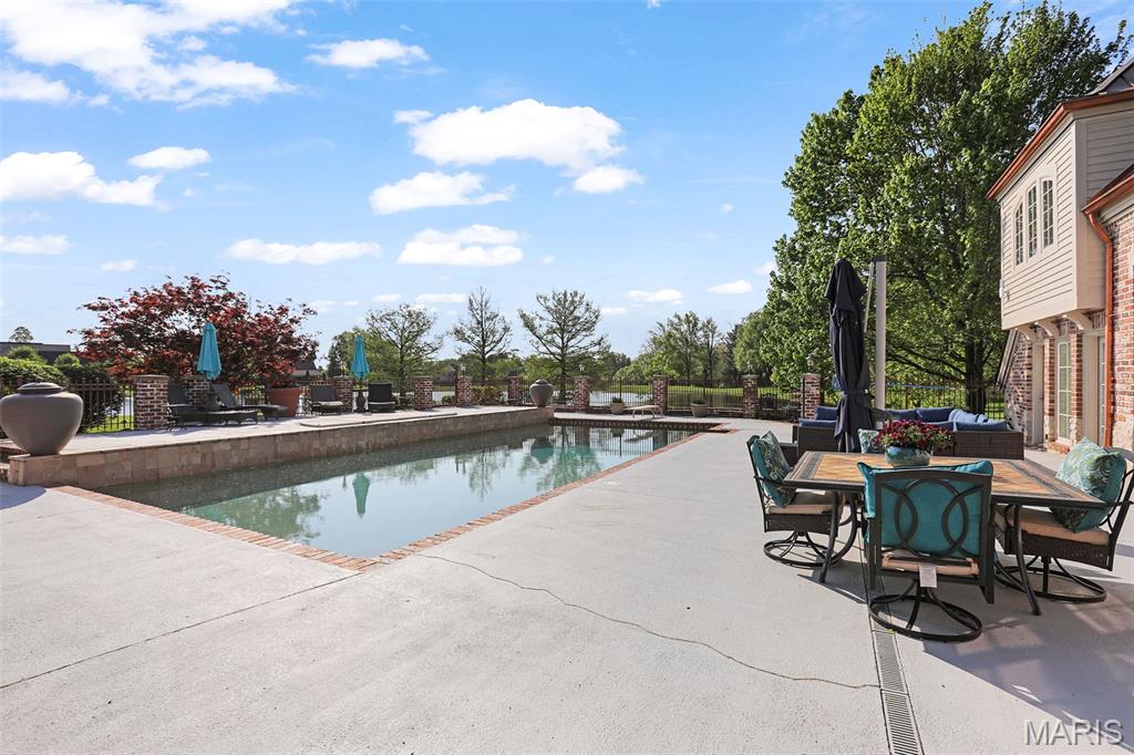 Shiloh, Illinois, 62221, United States, 7 Bedrooms Bedrooms, ,11 BathroomsBathrooms,Residential,Active,2052099