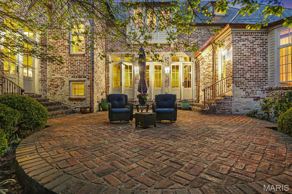Shiloh, Illinois, 62221, United States, 7 Bedrooms Bedrooms, ,11 BathroomsBathrooms,Residential,Active,2052099