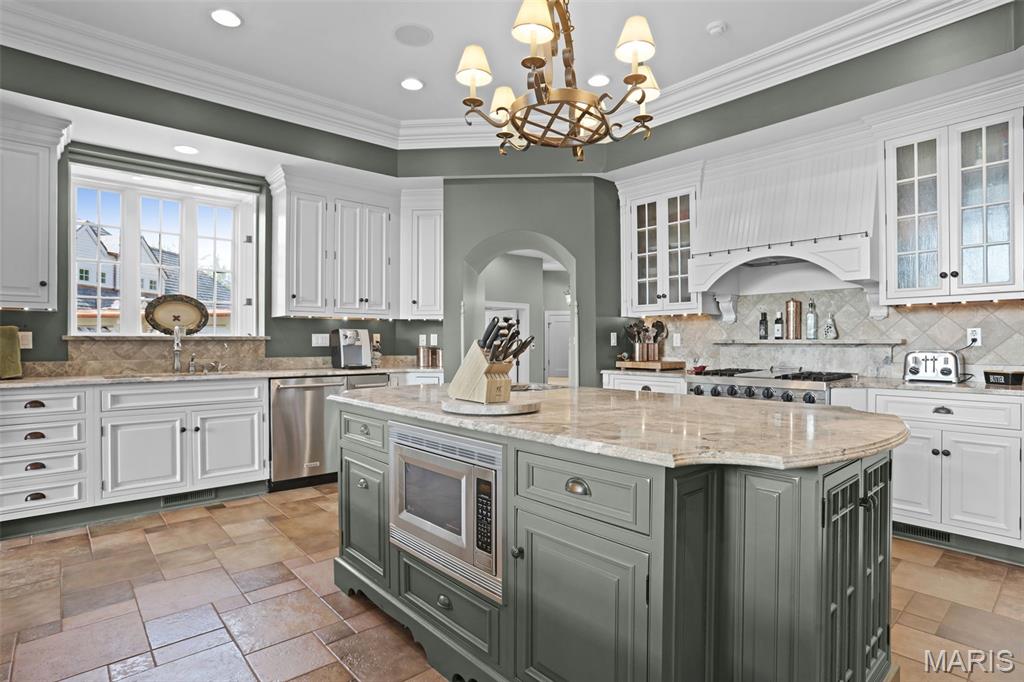 Shiloh, Illinois, 62221, United States, 7 Bedrooms Bedrooms, ,11 BathroomsBathrooms,Residential,Active,2052099