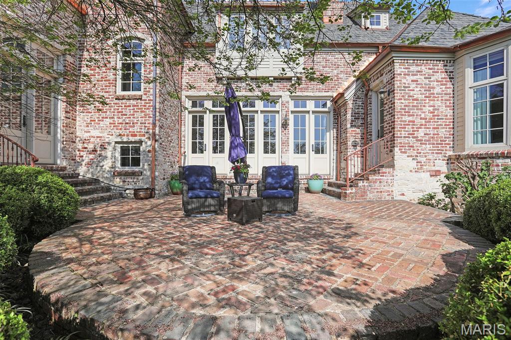 Shiloh, Illinois, 62221, United States, 7 Bedrooms Bedrooms, ,11 BathroomsBathrooms,Residential,Active,2052099
