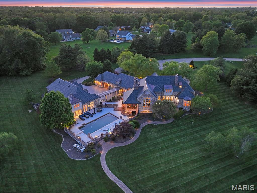 Shiloh, Illinois, 62221, United States, 7 Bedrooms Bedrooms, ,11 BathroomsBathrooms,Residential,Active,2052099