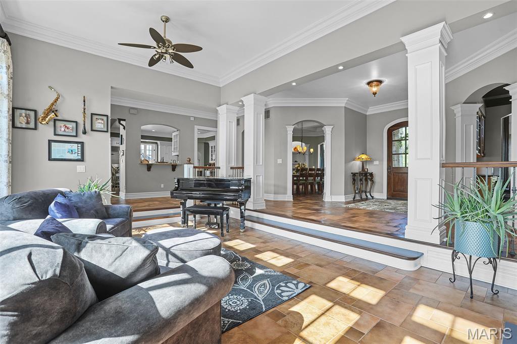 Shiloh, Illinois, 62221, United States, 7 Bedrooms Bedrooms, ,11 BathroomsBathrooms,Residential,Active,2052099