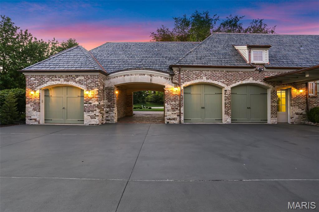 Shiloh, Illinois, 62221, United States, 7 Bedrooms Bedrooms, ,11 BathroomsBathrooms,Residential,Active,2052099