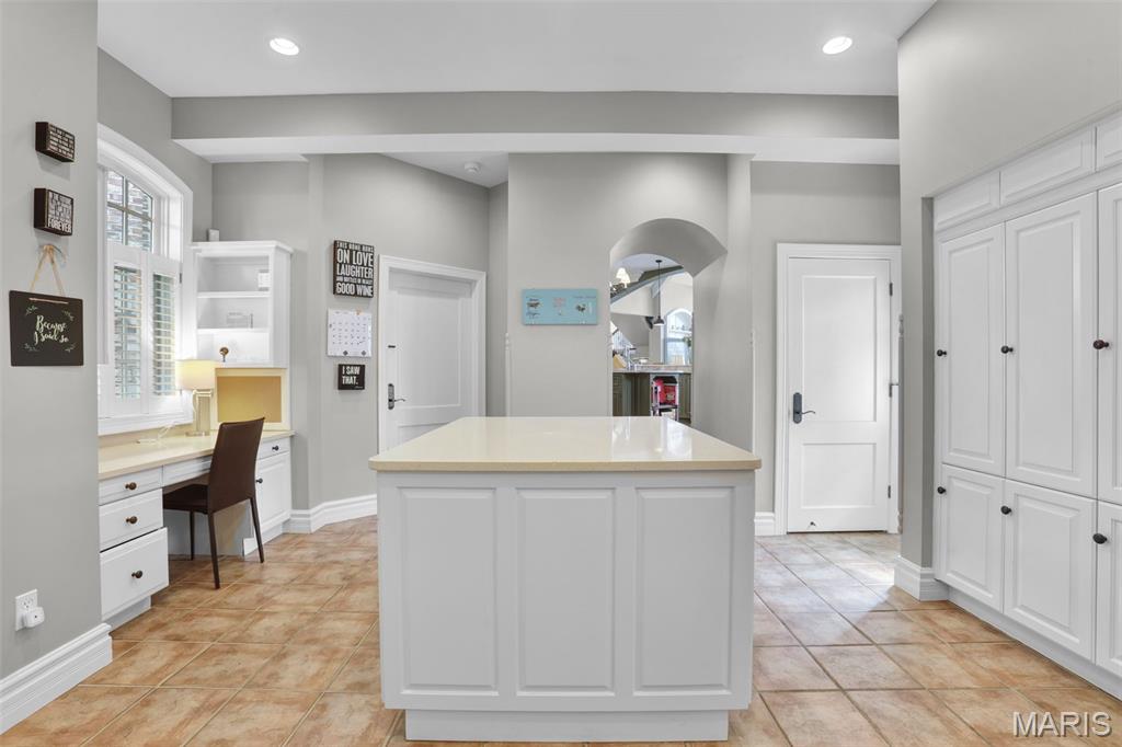 Shiloh, Illinois, 62221, United States, 7 Bedrooms Bedrooms, ,11 BathroomsBathrooms,Residential,Active,2052099