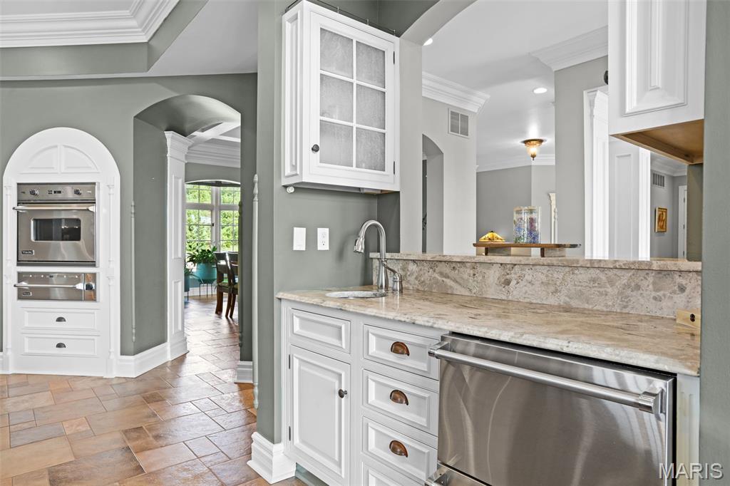 Shiloh, Illinois, 62221, United States, 7 Bedrooms Bedrooms, ,11 BathroomsBathrooms,Residential,Active,2052099