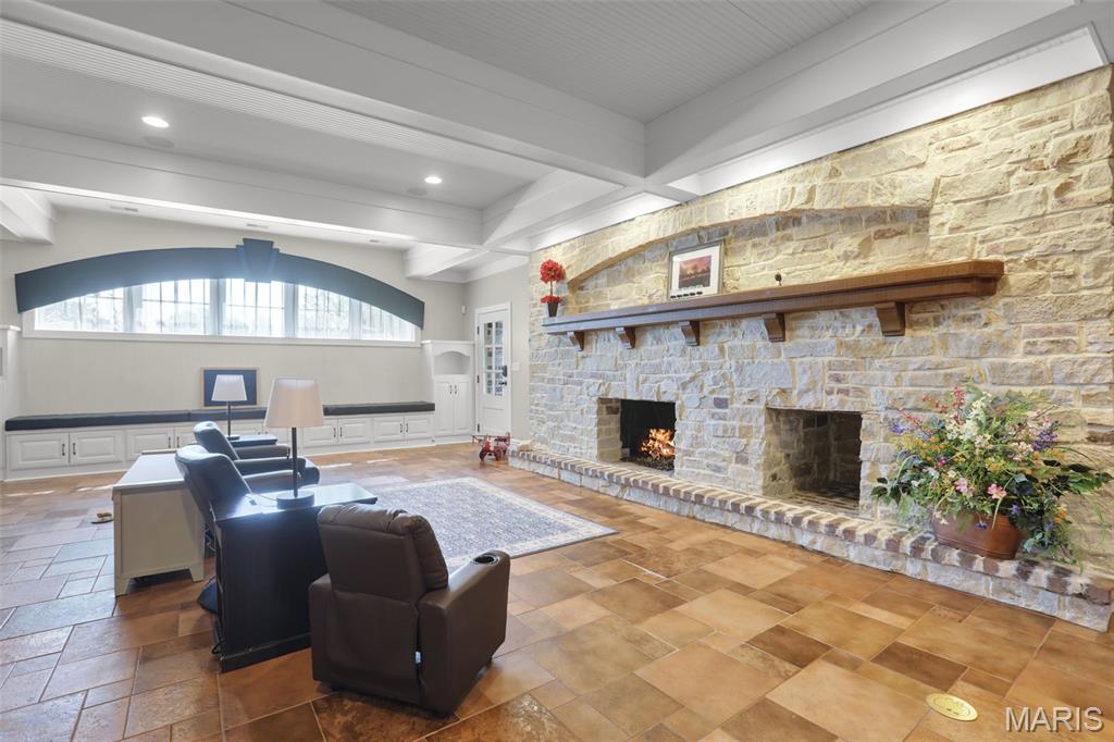 Shiloh, Illinois, 62221, United States, 7 Bedrooms Bedrooms, ,11 BathroomsBathrooms,Residential,Active,2052099