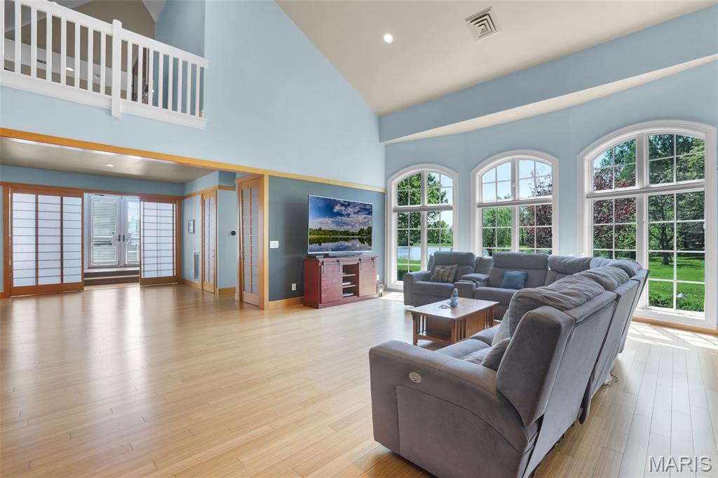 Shiloh, Illinois, 62221, United States, 7 Bedrooms Bedrooms, ,11 BathroomsBathrooms,Residential,Active,2052099