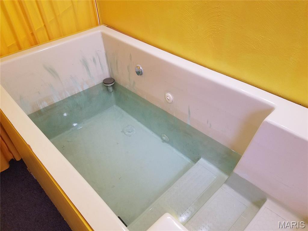 Cherokee Place - Commercial Sale