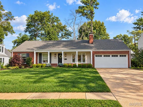 Photo of 635 Windrush Drive, Kirkwood, MO 63122 (MLS # 26067561)