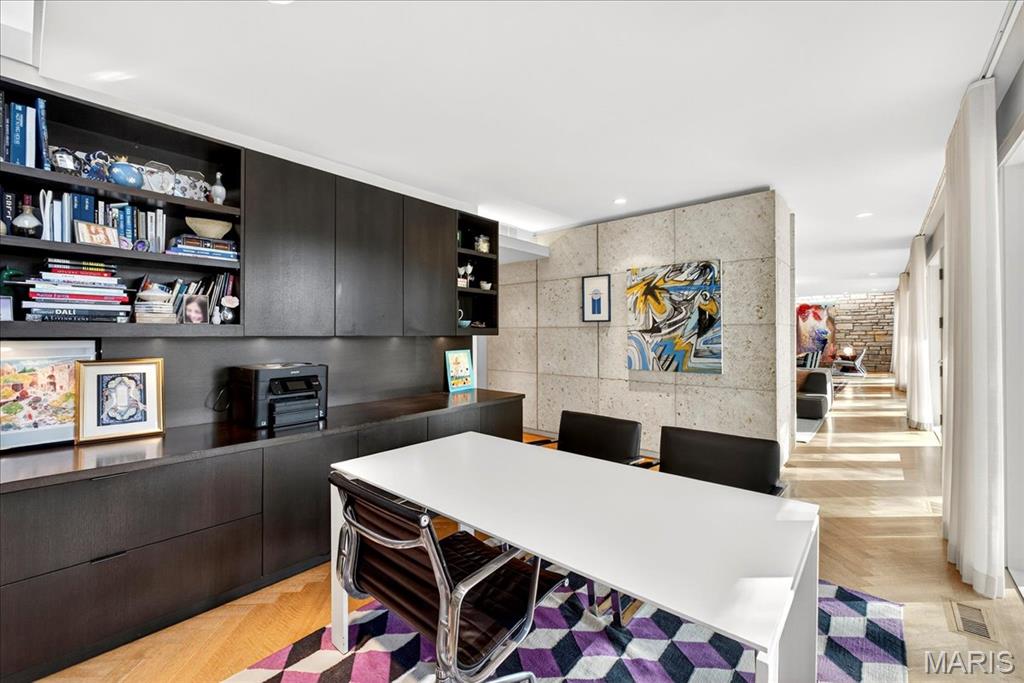 Brentmoor Park Amd - Residential