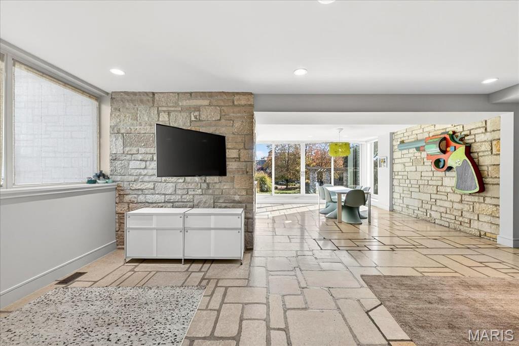 Brentmoor Park Amd - Residential