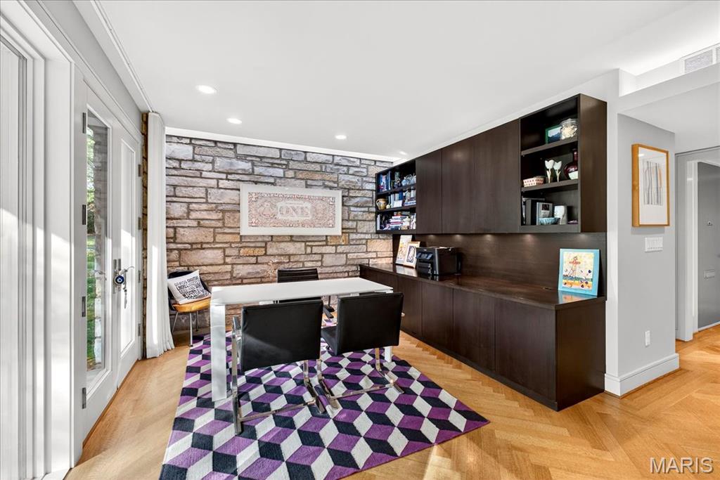 Brentmoor Park Amd - Residential