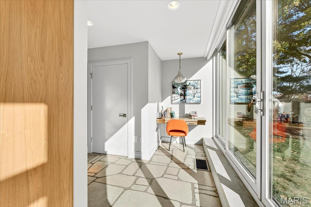 Brentmoor Park Amd - Residential