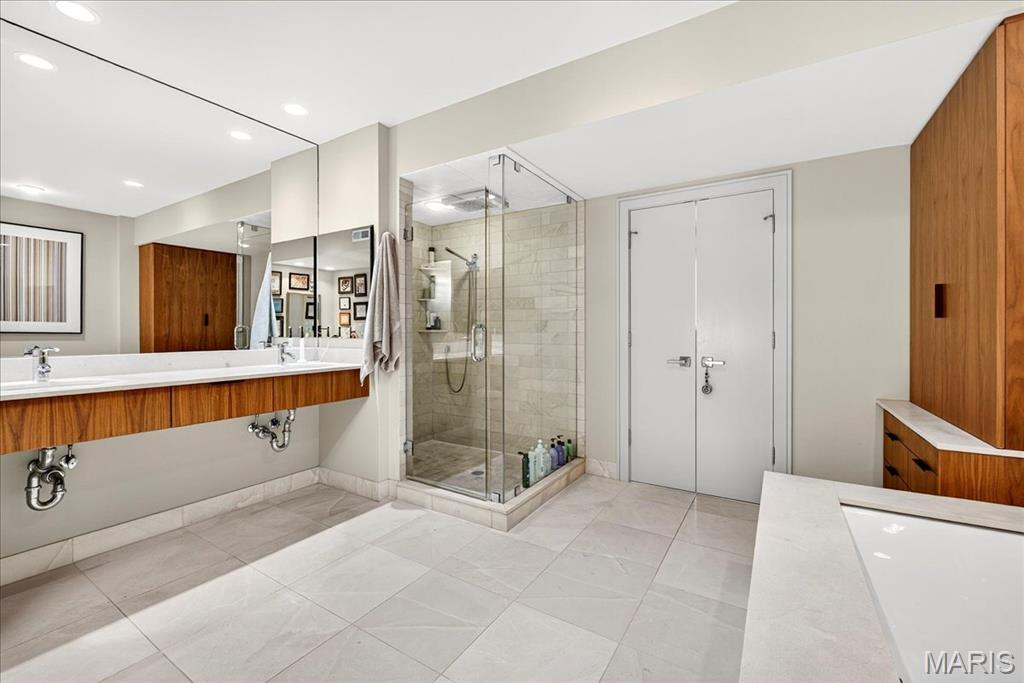 Brentmoor Park Amd - Residential