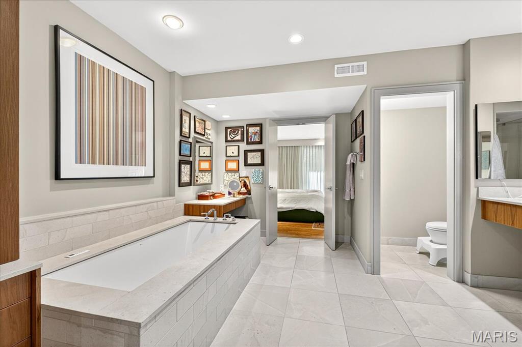 Brentmoor Park Amd - Residential