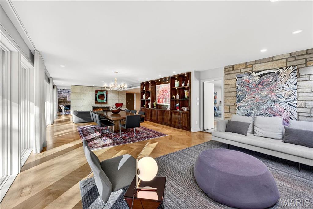 Brentmoor Park Amd - Residential