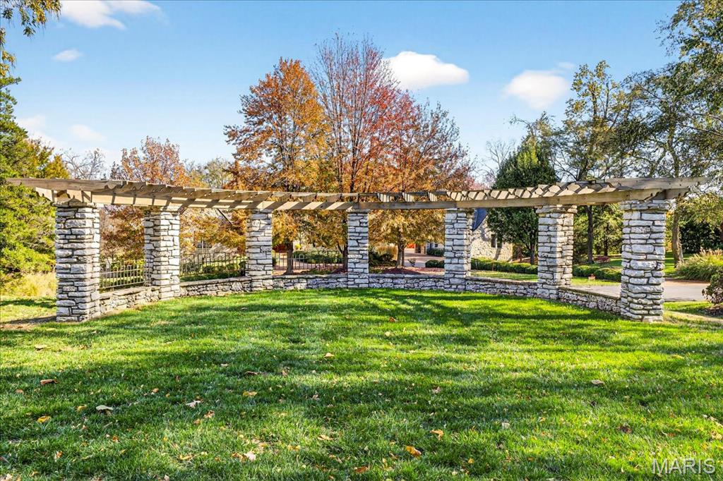 Brentmoor Park Amd - Residential