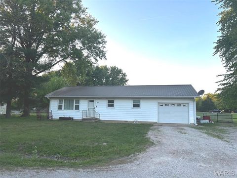 Photo of 701 Boyd Avenue, IUKA, IL 62849 (MLS # 26032004)