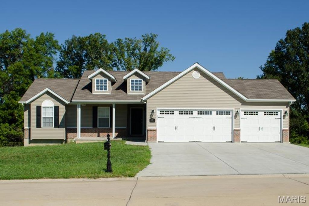 Photo of 175 Rivers Edge Drive, Moscow Mills, MO 63362 (MLS # 26004404)
