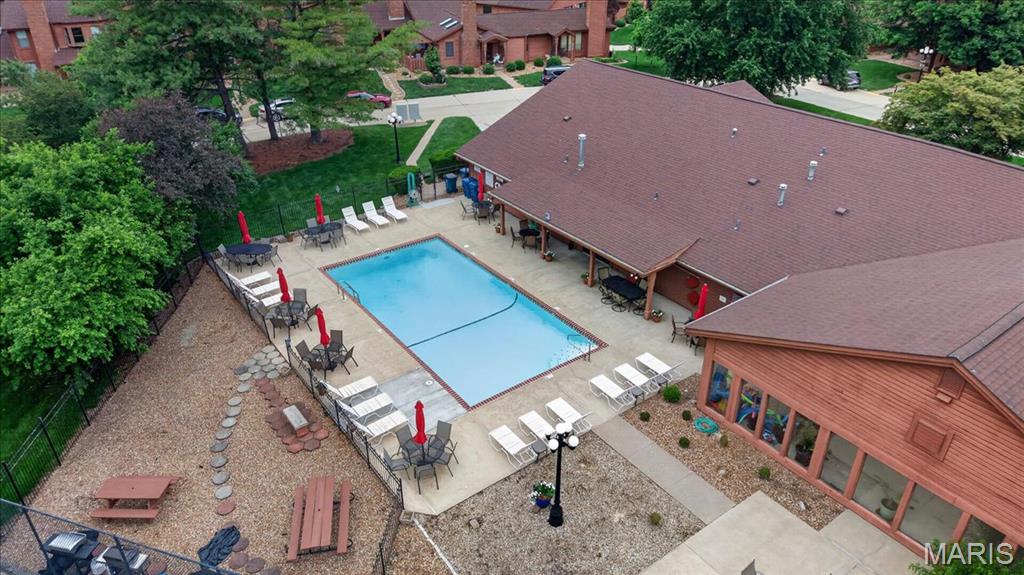 Chateau Country Club Twnhms Stg4 - Residential