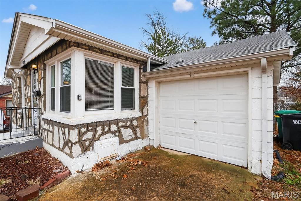 Photo of 8124 Titus Road, St Louis, MO 63114 (MLS # 26012763)