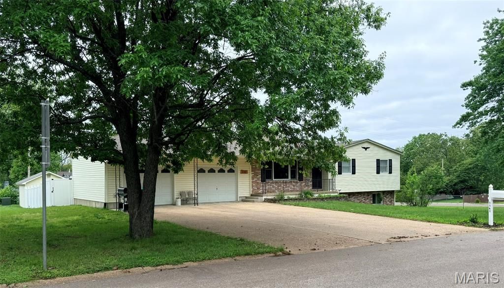 Photo of 1141 Alden Drive, Sullivan, MO 63080 (MLS # 26026237)