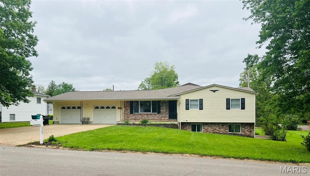 Photo of 1141 Alden Drive, Sullivan, MO 63080 (MLS # 26026237)