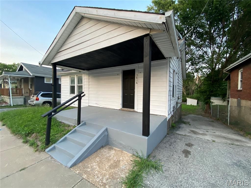 Photo of 3816 N Hanley Road, Unincorporated, MO 63121 (MLS # 26042446)