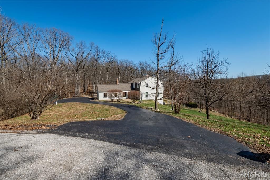 Photo of 4600 Cliff Forest Drive, Wildwood, MO 63069 (MLS # 26013290)