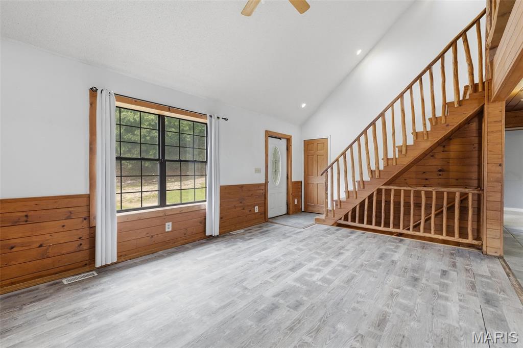3001 Rustic Wood Trail