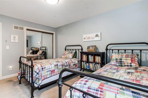 Tiny photo for 125 Swan Avenue, Kirkwood, MO 63122 (MLS # 25069022)