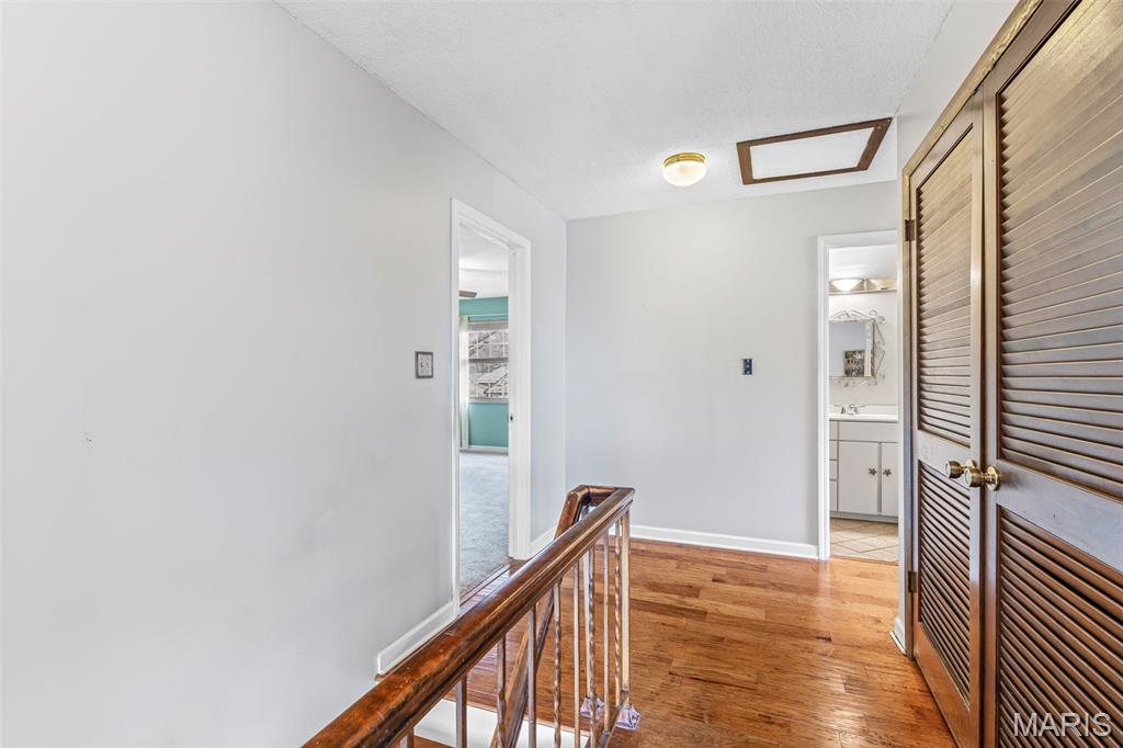 Bluff Wood Manor - Residential