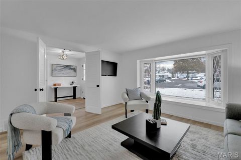 Tiny photo for 504 Thornlea Court, Ballwin, MO 63011 (MLS # 25079716)