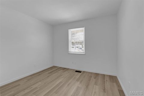 Tiny photo for 504 Thornlea Court, Ballwin, MO 63011 (MLS # 25079716)