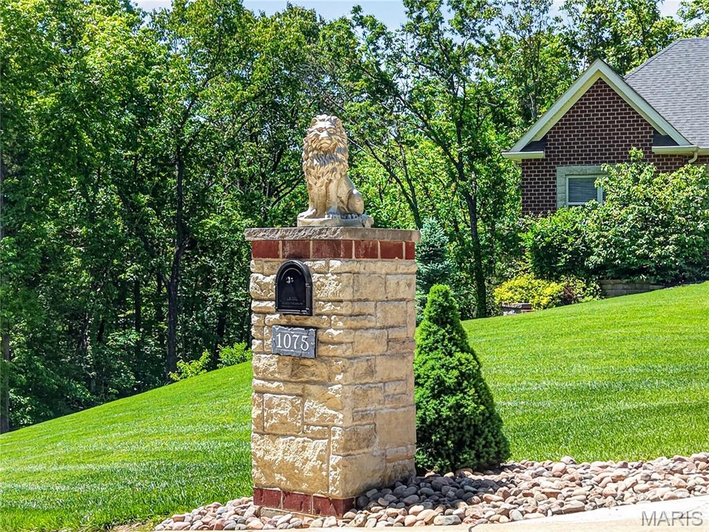 1075 Stonebrooke Lane