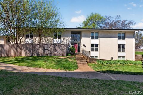 Tiny photo for 10469 Briarbend Drive #7, Creve Coeur, MO 63146 (MLS # 26021434)